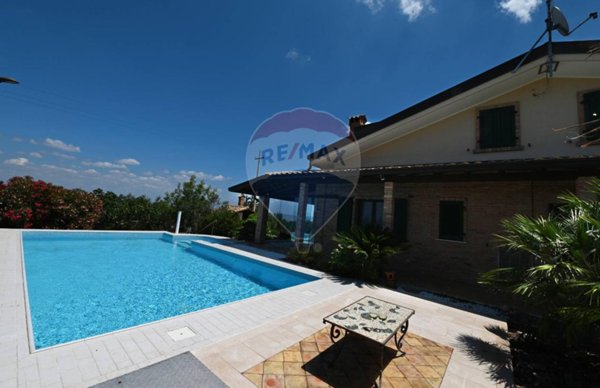 casa indipendente in vendita a Miglionico