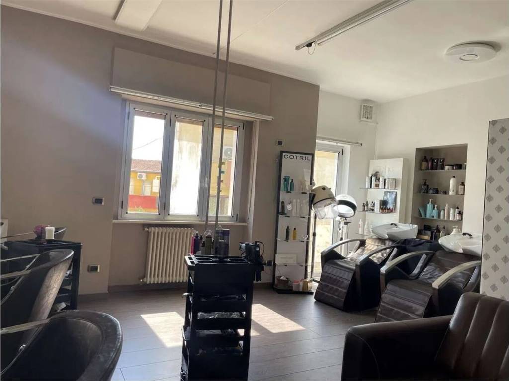 negozio in vendita a Montescaglioso