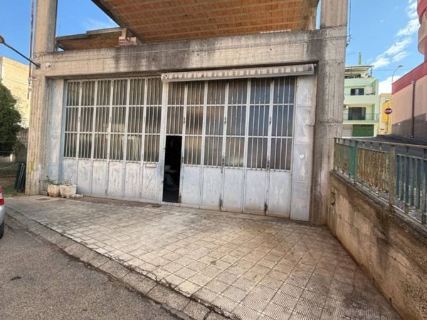 locale commerciale in vendita a Montescaglioso
