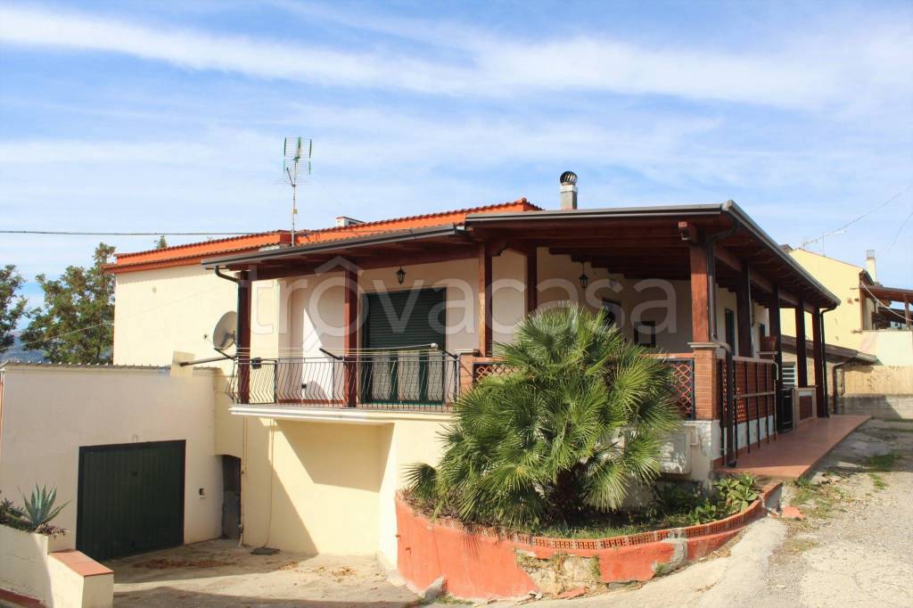 casa indipendente in vendita a Nova Siri