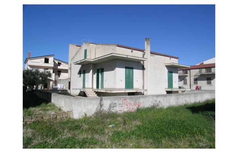 casa indipendente in vendita a Pisticci in zona Tinchi