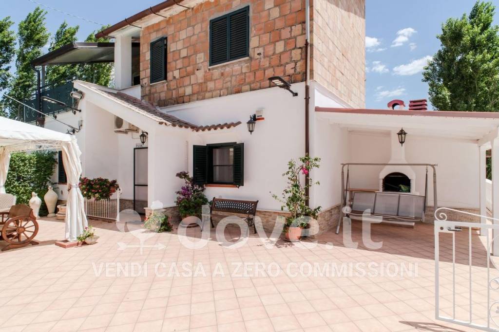 casa indipendente in vendita a Pisticci