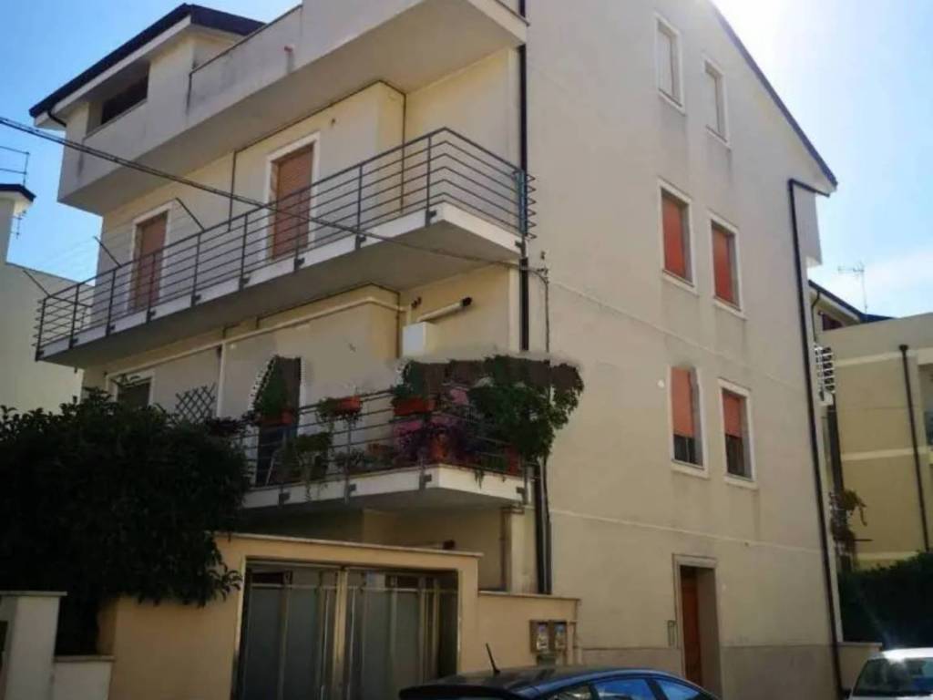 appartamento in vendita a Pisticci in zona Marconia