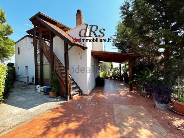 casa indipendente in vendita a Pisticci in zona Tinchi
