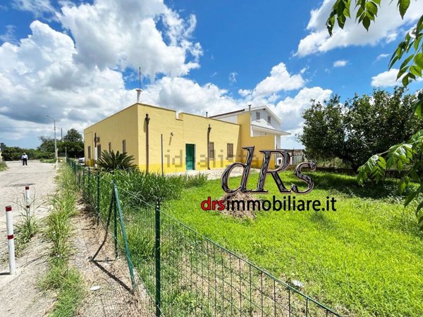 casa indipendente in vendita a Pisticci in zona Tinchi