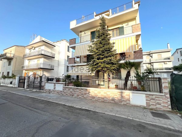 appartamento in vendita a Pisticci in zona Marconia
