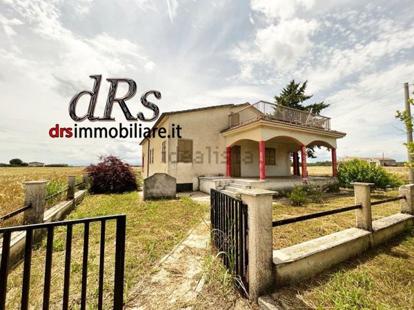 casa indipendente in vendita a Pisticci in zona Tinchi