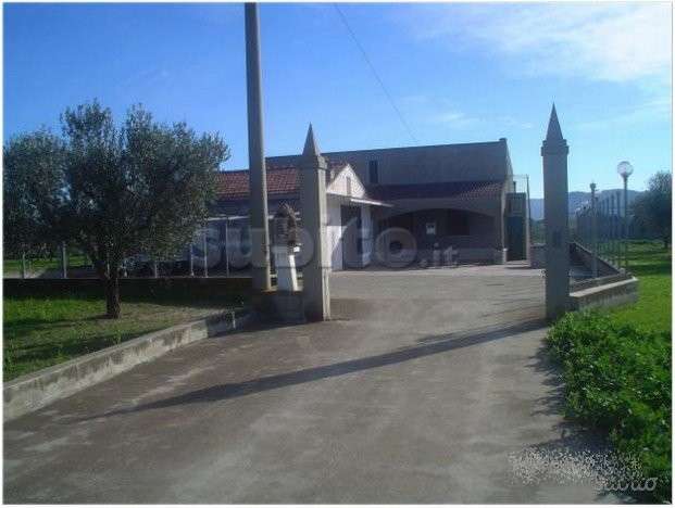 casa indipendente in vendita a Pisticci