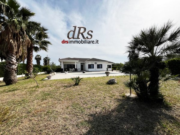 casa indipendente in vendita a Pisticci in zona Tinchi