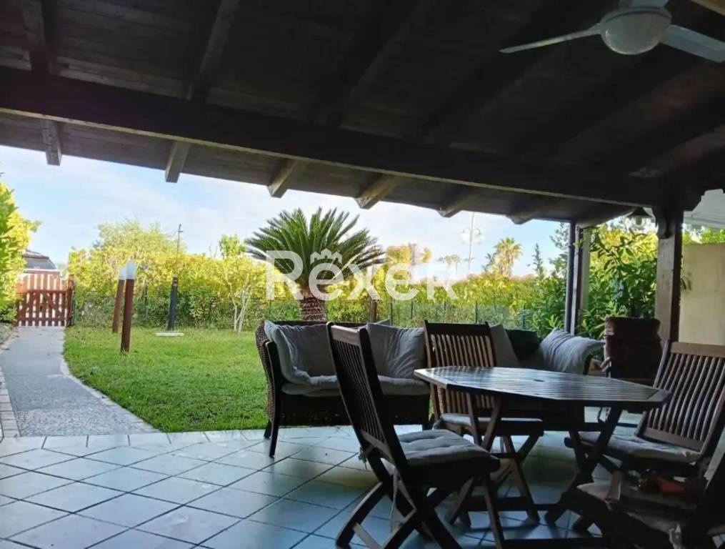 casa indipendente in vendita a Pisticci in zona Marina di Pisticci