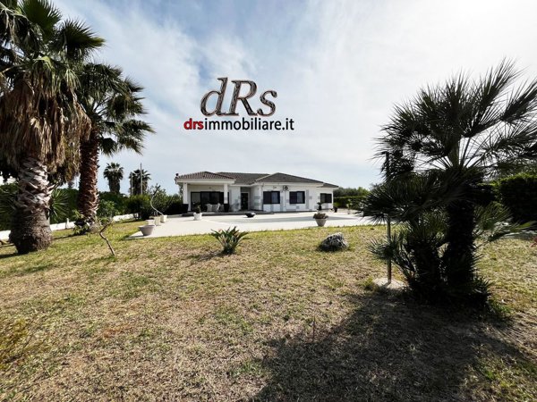 casa indipendente in vendita a Pisticci in zona Tinchi