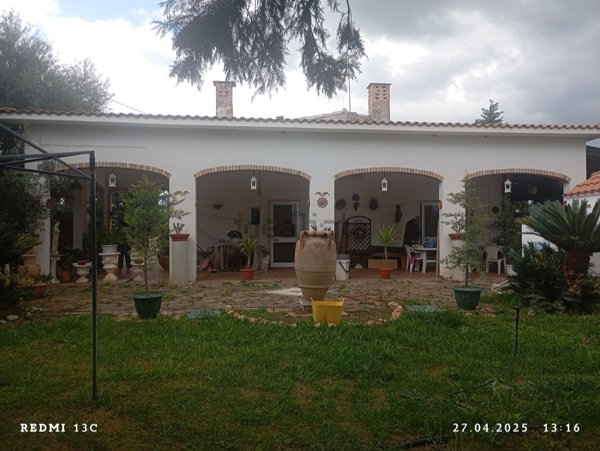 casa semindipendente in vendita a Pisticci in zona Tinchi