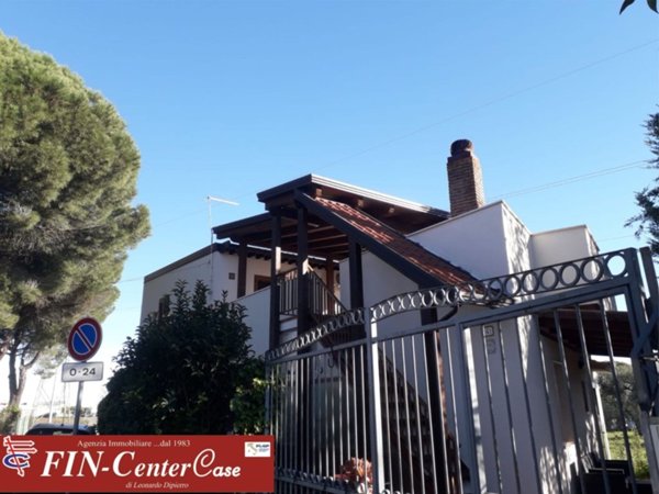 casa indipendente in vendita a Pisticci in zona Marconia