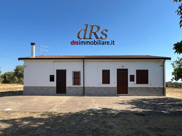 casa indipendente in vendita a Pisticci