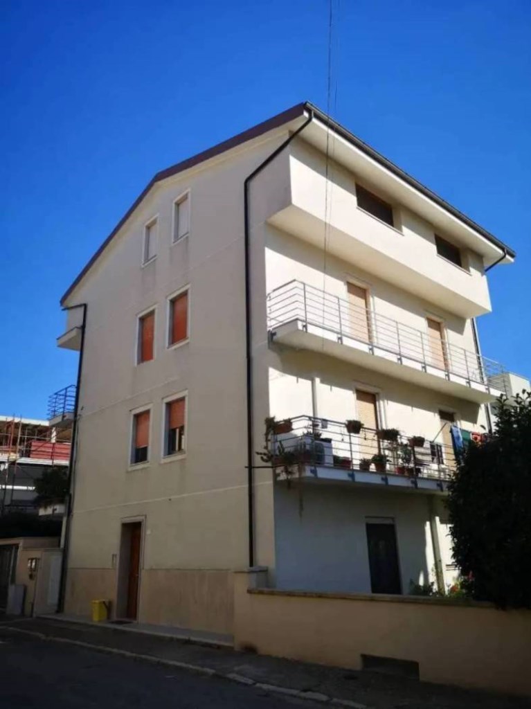 appartamento in vendita a Pisticci in zona Marconia