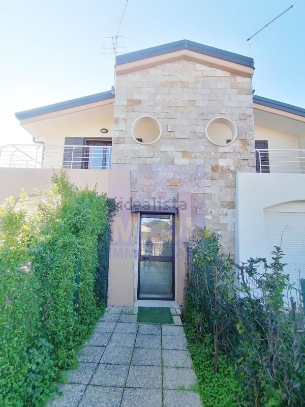casa indipendente in vendita a Policoro