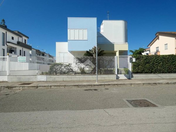casa indipendente in vendita a Policoro