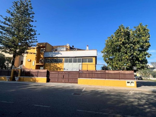 locale commerciale in vendita a Policoro