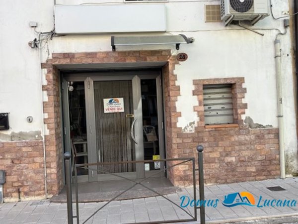 locale commerciale in vendita a Pomarico