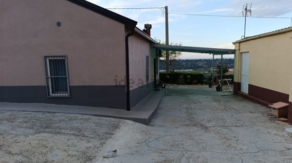 casa indipendente in vendita a Rotondella