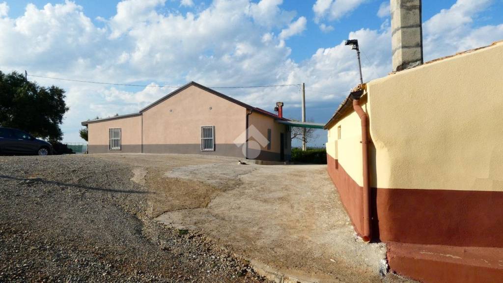 casa indipendente in vendita a Rotondella