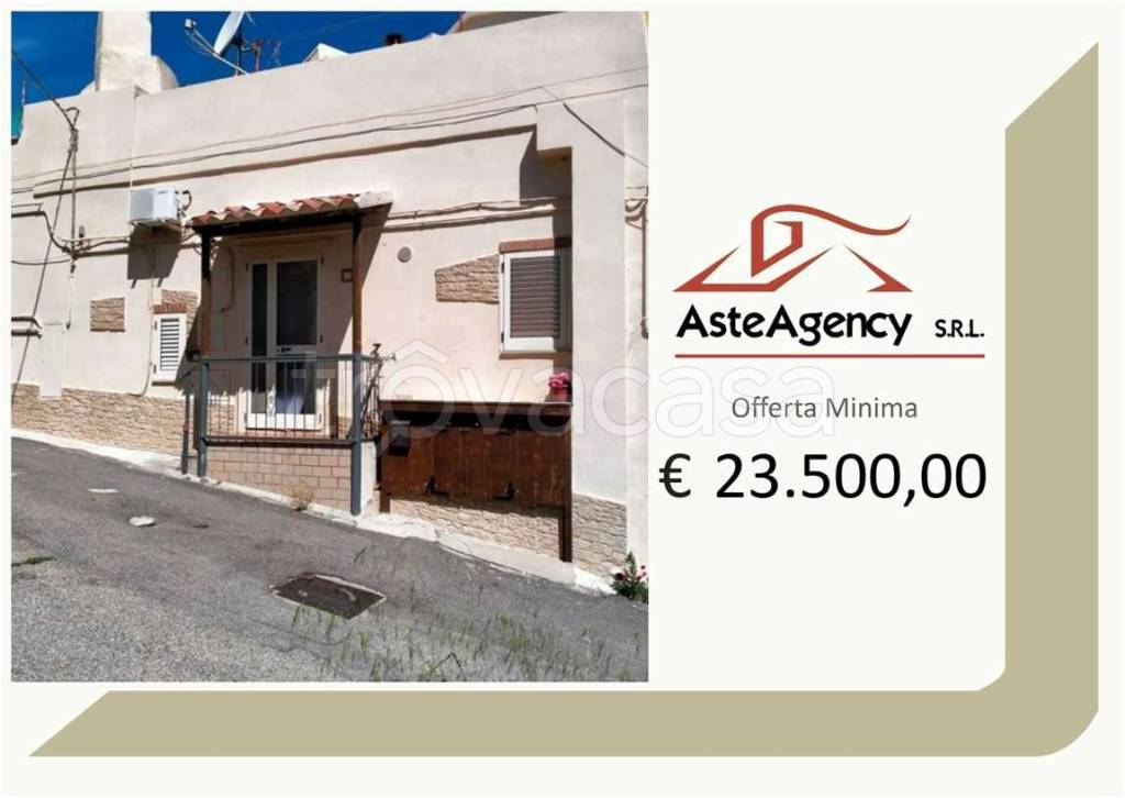 casa indipendente in vendita a Salandra