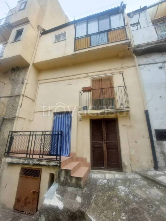 casa indipendente in vendita a Tricarico