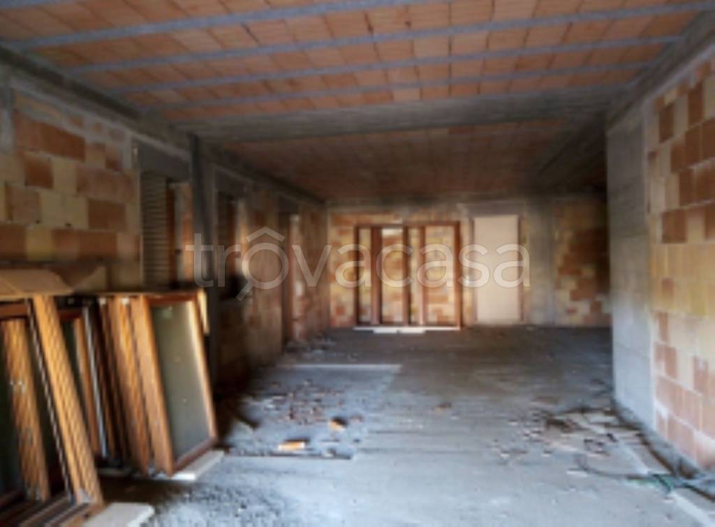 locale commerciale in vendita a Scanzano Jonico