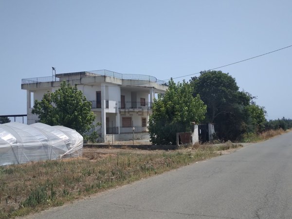 casa indipendente in vendita a Scanzano Jonico