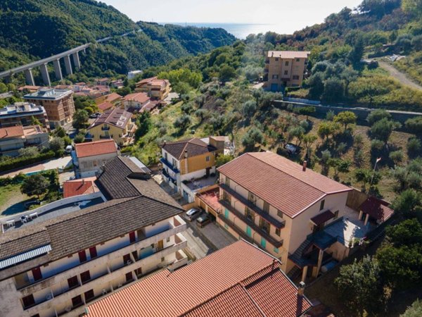 intera palazzina in vendita ad Acquappesa in zona Terme Luigiane