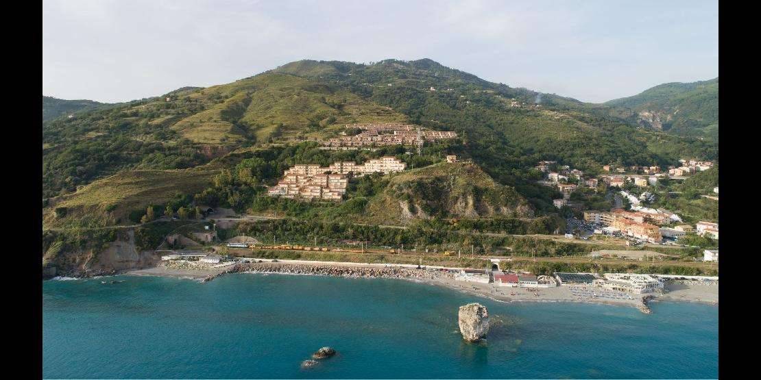 intera palazzina in vendita ad Acquappesa in zona Terme Luigiane