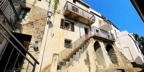 intera palazzina in vendita ad Acquappesa in zona Intavolata