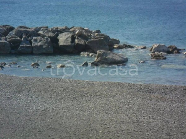 casa indipendente in vendita ad Acquappesa in zona Intavolata