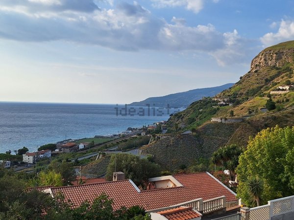 casa indipendente in vendita ad Acquappesa in zona Bergamotto