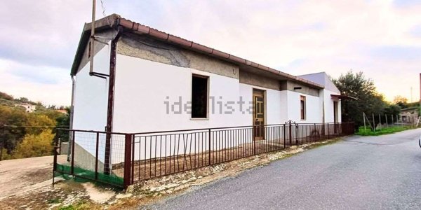 casa indipendente in vendita ad Acquappesa