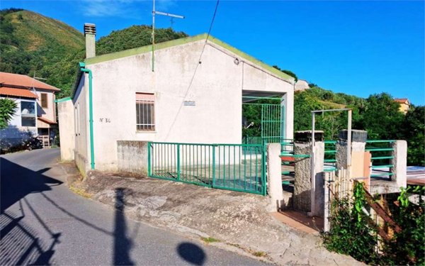 casa indipendente in vendita ad Acquappesa in zona Terme Luigiane