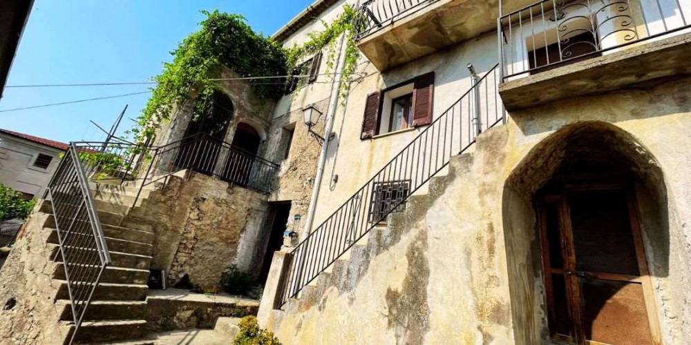 intera palazzina in vendita ad Acquappesa in zona Intavolata