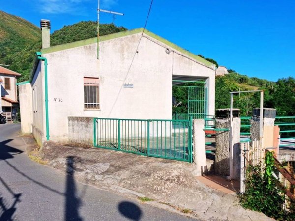casa indipendente in vendita ad Acquappesa in zona Terme Luigiane