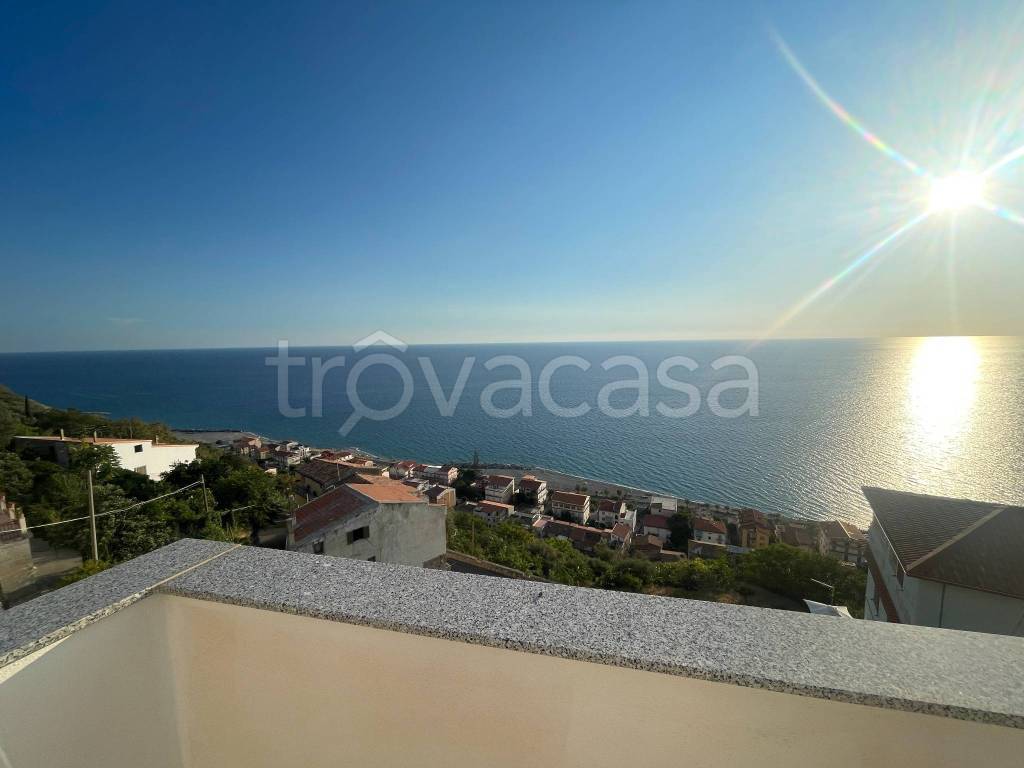 casa indipendente in vendita ad Acquappesa in zona Intavolata
