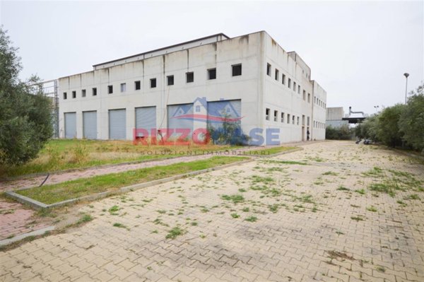 locale commerciale in vendita ad Acri in zona Salice