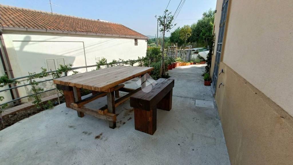 casa indipendente in vendita ad Acri in zona San Giacomo d'Acri