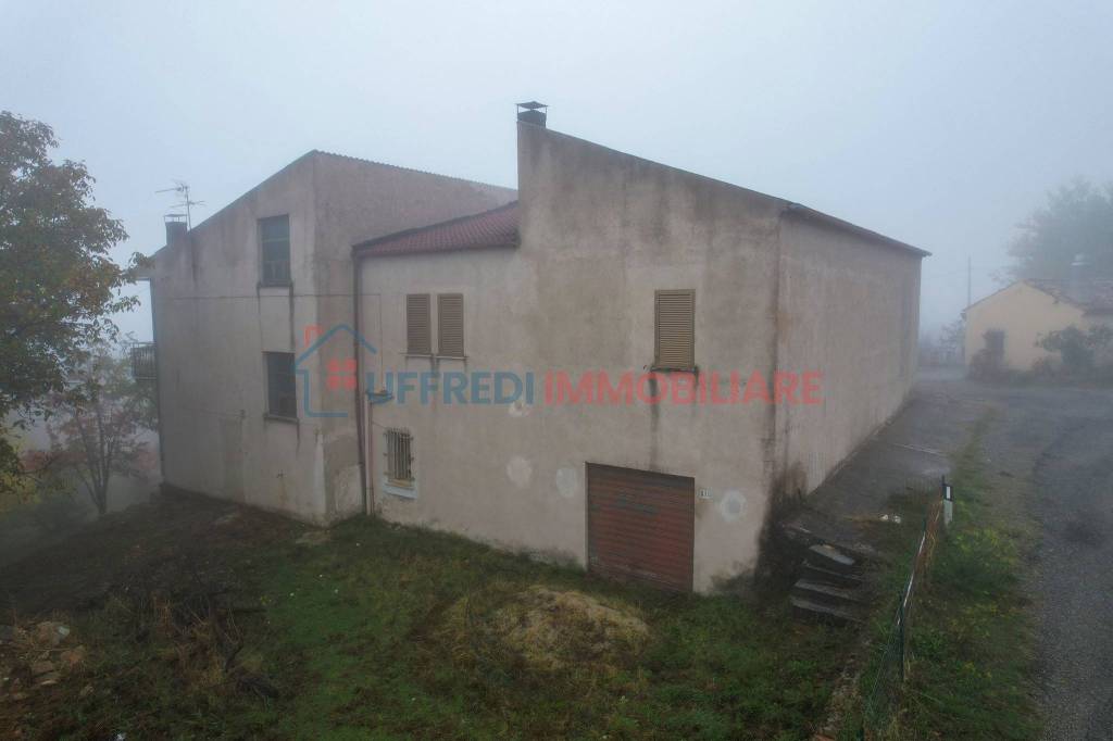 casa indipendente in vendita ad Acri in zona Chimento