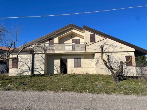 casa indipendente in vendita ad Acri in zona Settarie