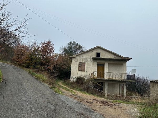 pentavano in vendita ad Acri