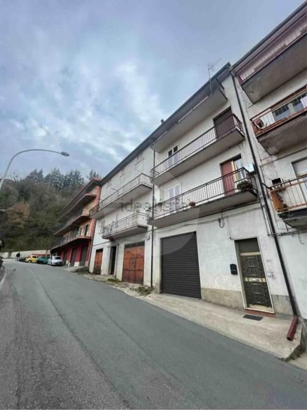 casa indipendente in vendita ad Acri in zona Corneto