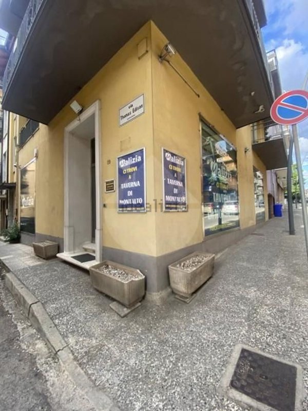 locale commerciale in vendita ad Acri in zona Corneto