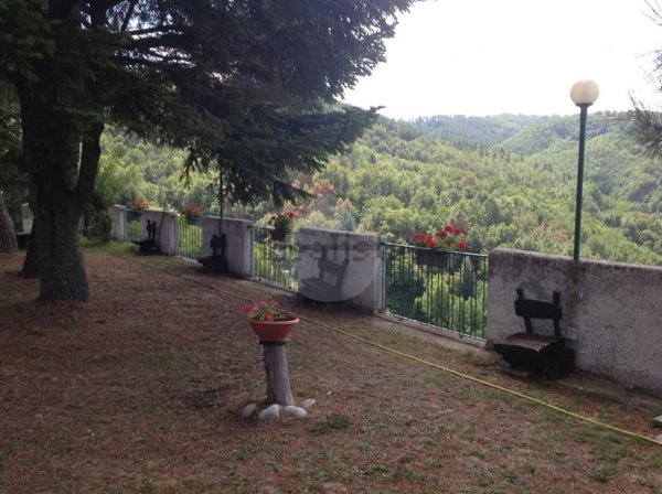 casa indipendente in vendita ad Acri in zona Montagnola