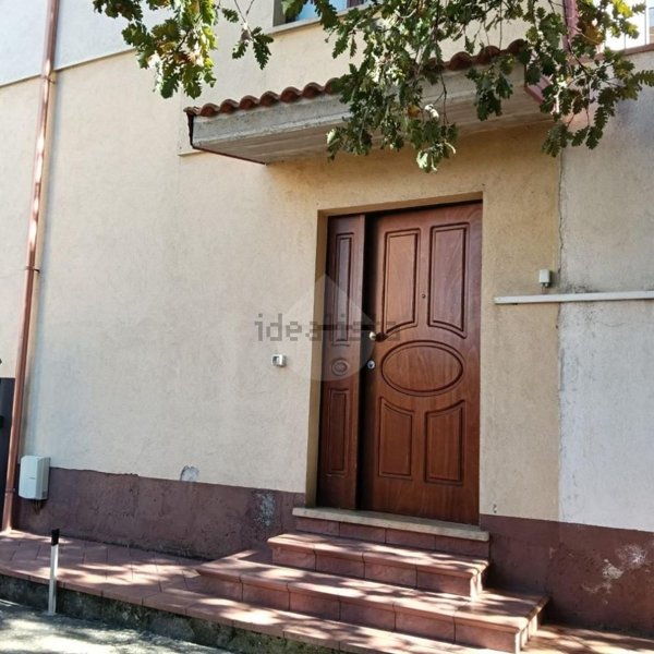 appartamento in vendita ad Acri in zona Corneto