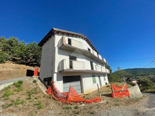 appartamento in vendita ad Acri in zona Settarie