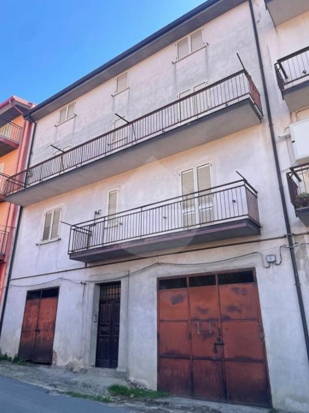 casa indipendente in vendita ad Acri in zona Corneto